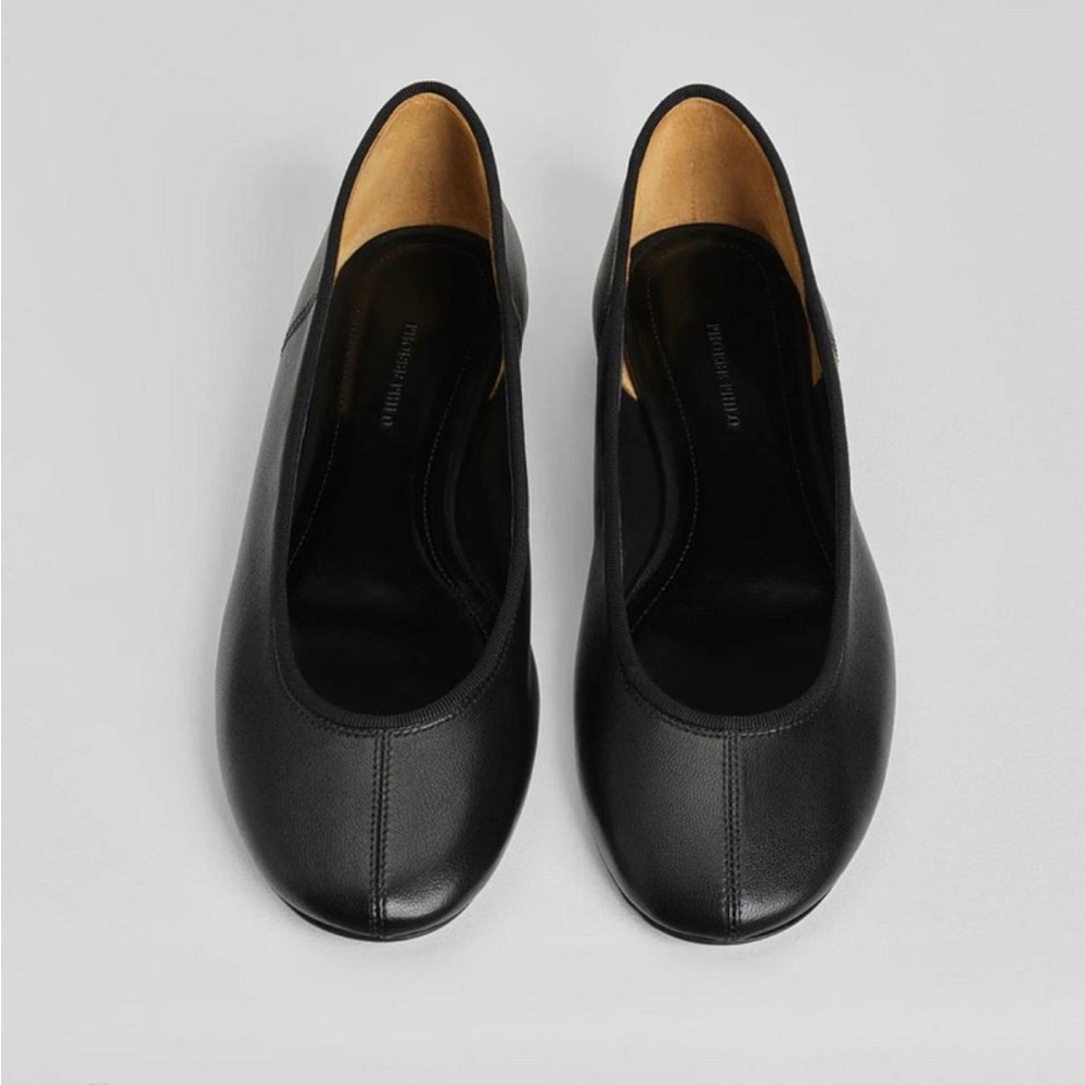 Phoebe Philo Black Leather Ballet Flats - size 40